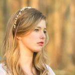 Bridal tiara with white ber..
