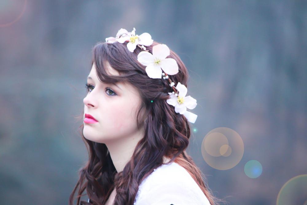 wedding hair crown, flower hair band, flower hair crown, dogwood blossom halo, bridal flower